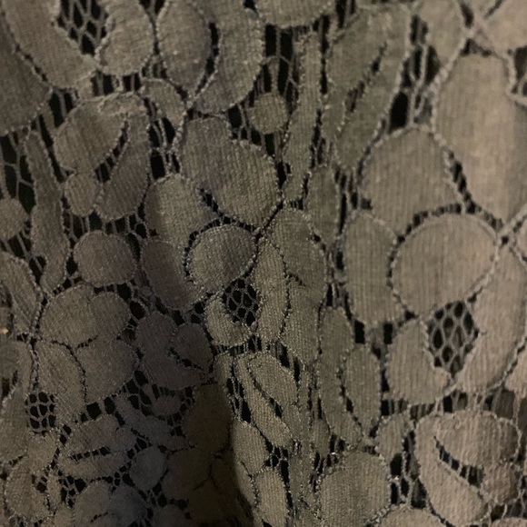 GAP Factory Lace SS Blouse - Picture 3 of 4